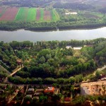 Üdülő, kemping a Duna partján