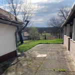 Egertől 10 km-re, Demjénben a híres termál völgyben erősen felújítandó parasztház jellegű családi ház eladó!