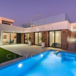 MODERN, MEDENCÉS VILLA