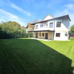 **ELADÓ BUDAÖRS KÖZPONTJÁBAN: PRÉMIUM MINŐSÉGŰ, AZONNAL KÖLTÖZHETŐ FÖLDSZINTI LAKÁS KERTKAPCSOLATTAL!**