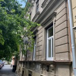 Belvárosi polgári stílusú kis lakás eladó