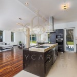 Telkiben 350 nm es, elegáns, igényes, mininál ház, 950 nm telken eladó!