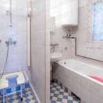 Boldván 5 szobás tetőtér-beépítéses családi ház garázzsal és melléképületekkel eladó