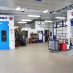 Forgalmas helyen AUTÓSZALON és - SZERVÍZ eladó